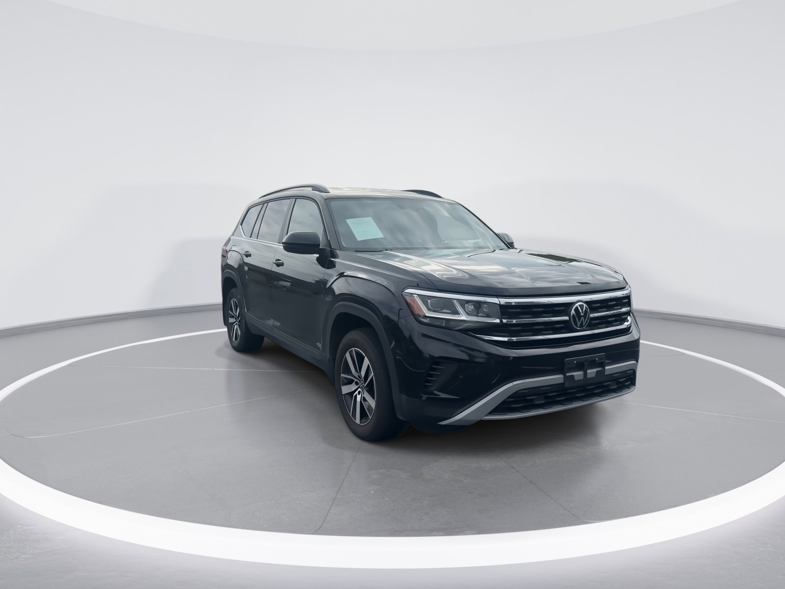 2022 Volkswagen Atlas SE photo 2
