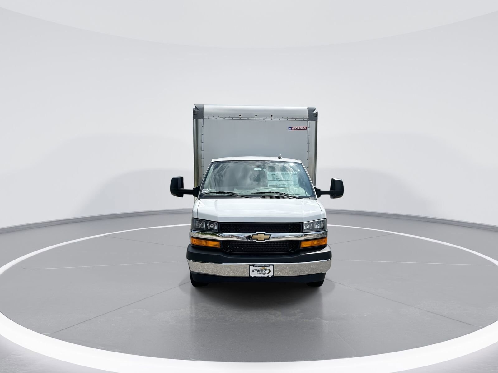 2024 Chevrolet Express Cutaway Base photo 3