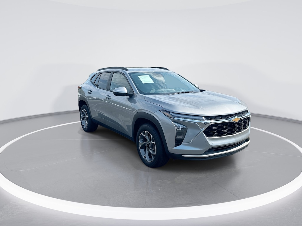 Used 2025 Chevrolet Trax LT SUV