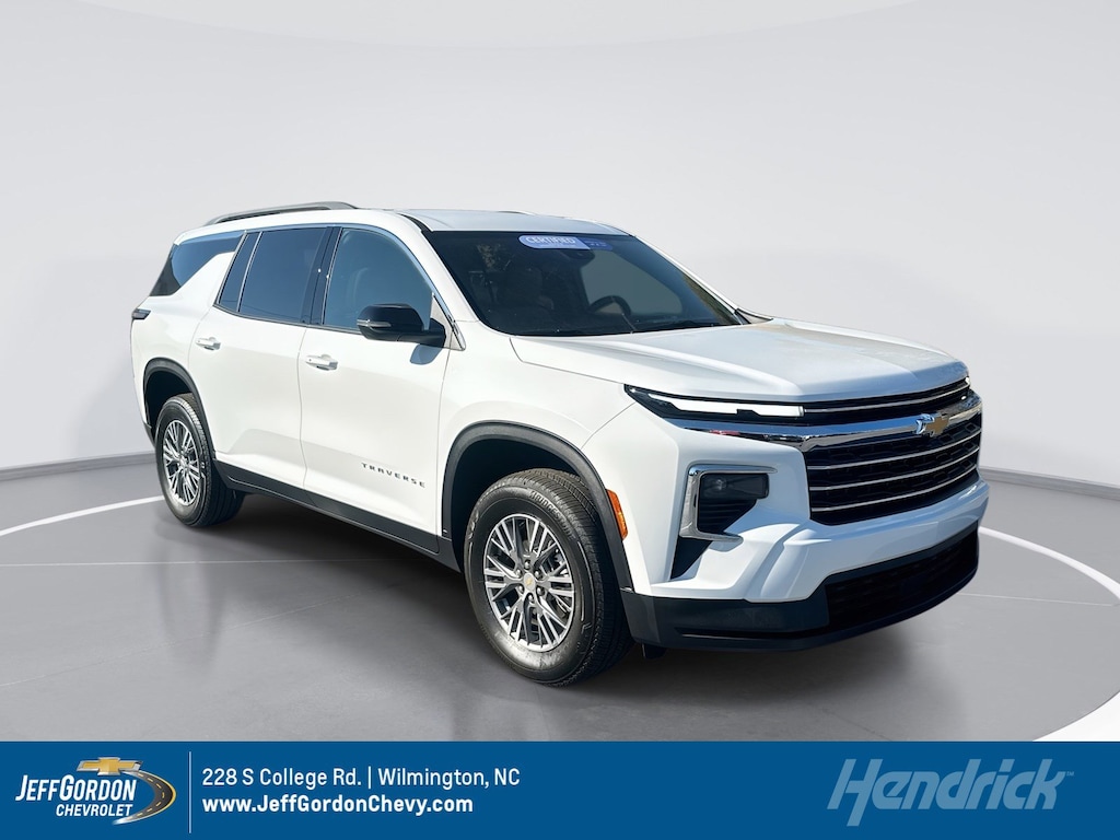 Certified 2025 Chevrolet Traverse LT SUV