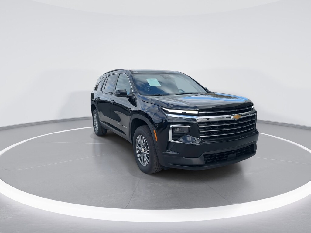 Used 2025 Chevrolet Traverse LT SUV