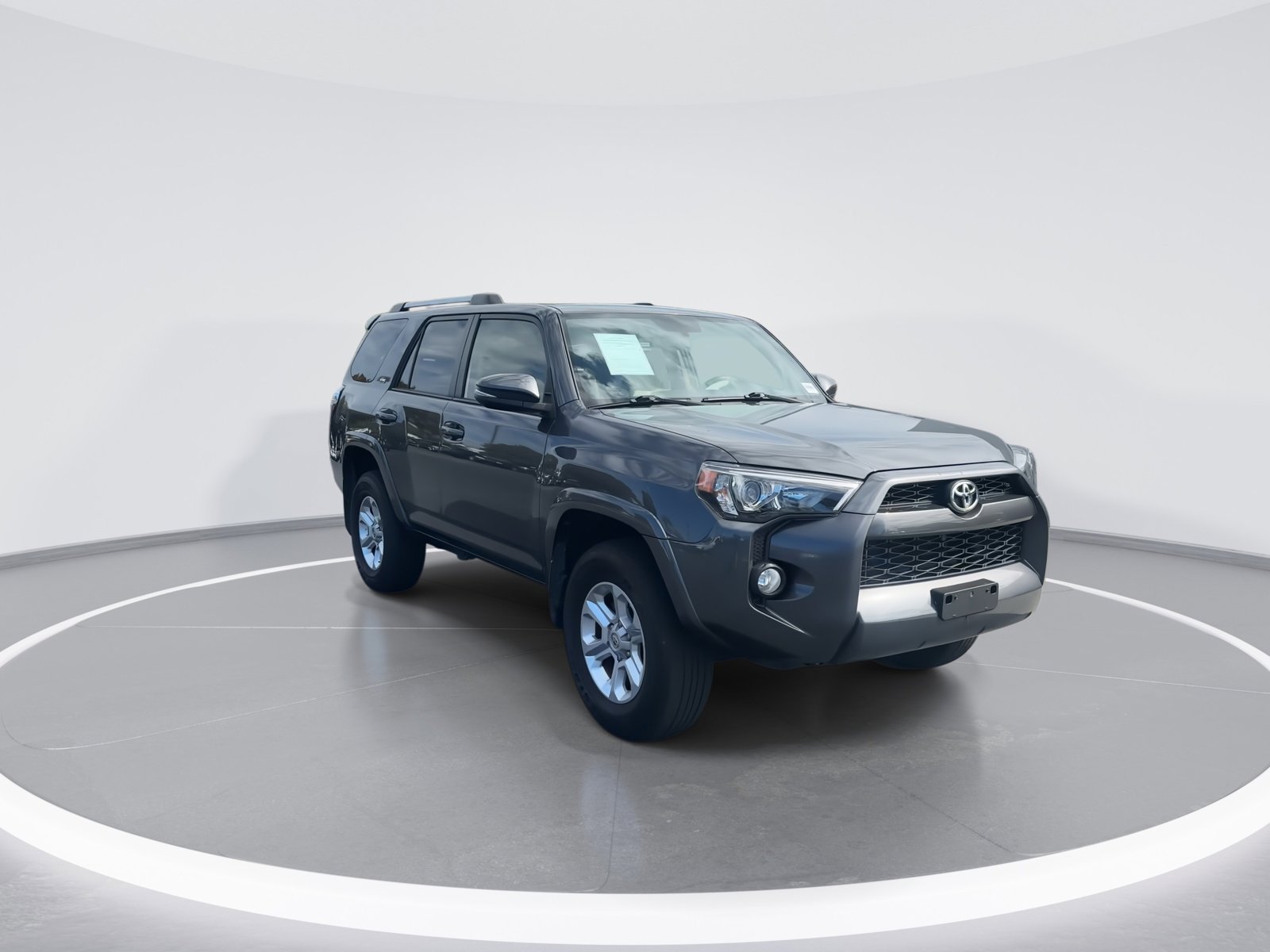 2019 Toyota 4Runner SR5 photo 2
