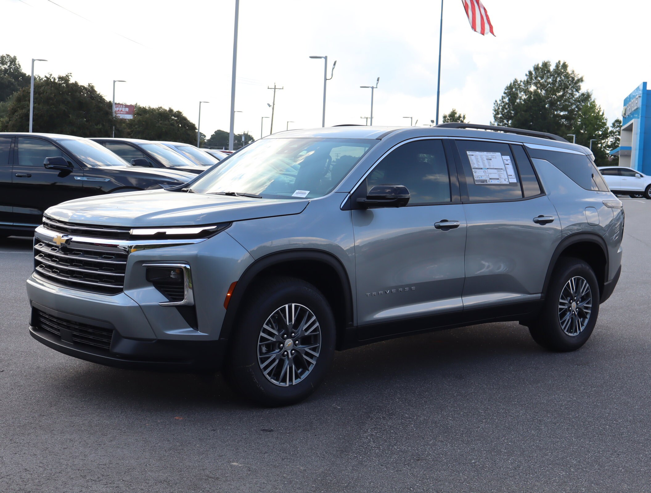2026 Chevrolet Traverse photo 3