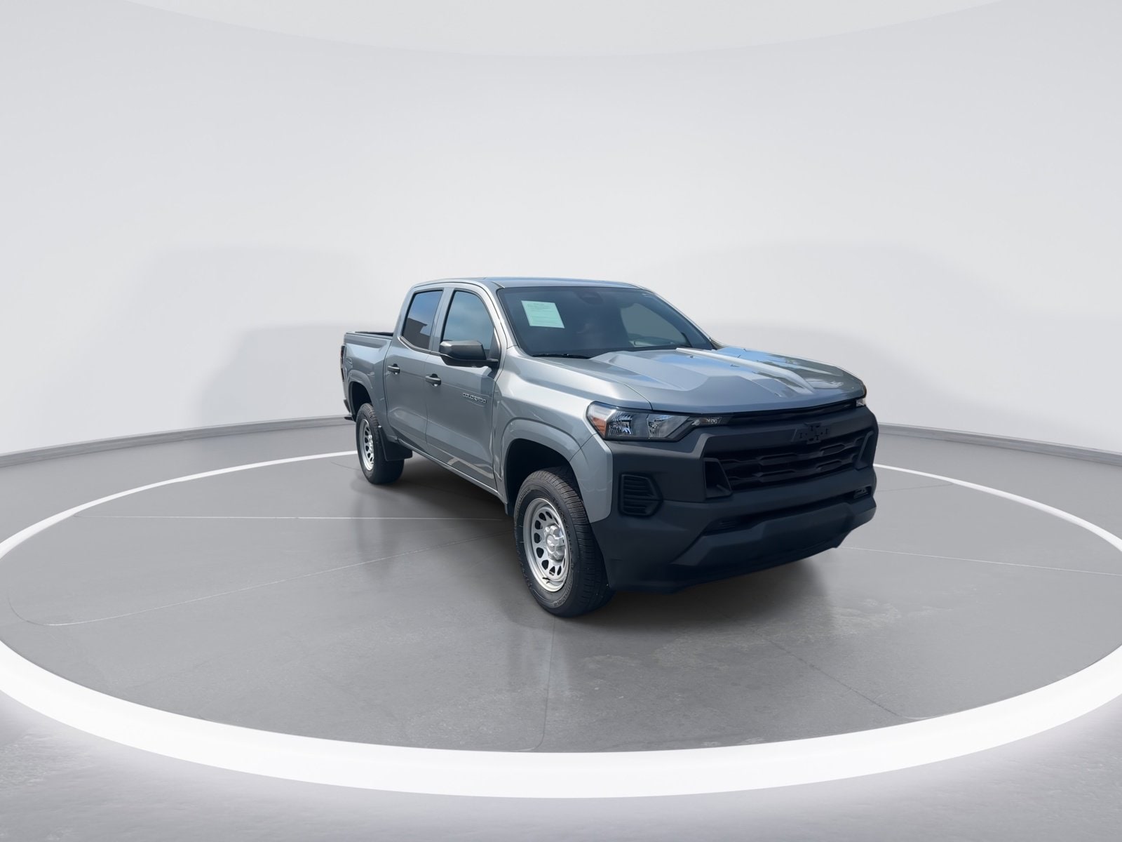 2023 Chevrolet Colorado WT photo 2