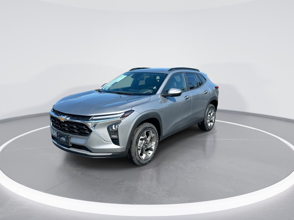 Used 2025 Chevrolet Trax LT SUV