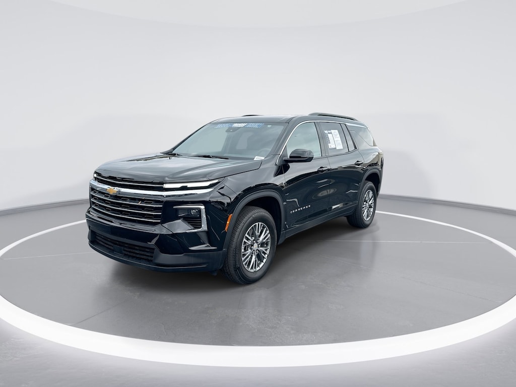 Used 2025 Chevrolet Traverse LT SUV