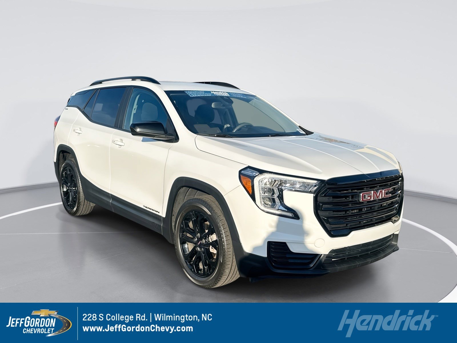 2022 GMC Terrain SLE's photo