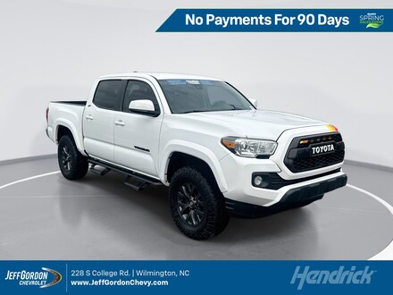 2023 Toyota Tacoma 4WD SR5 Truck Double Cab