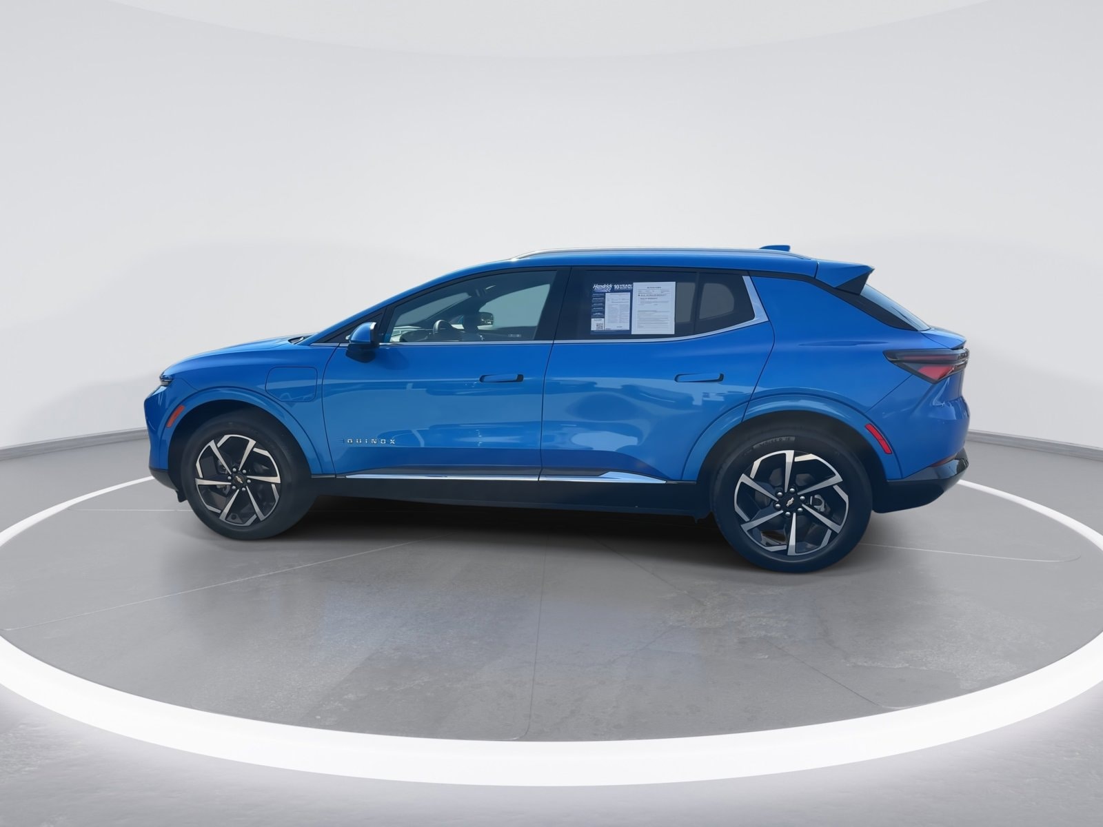 2025 Chevrolet Equinox EV LT photo 5