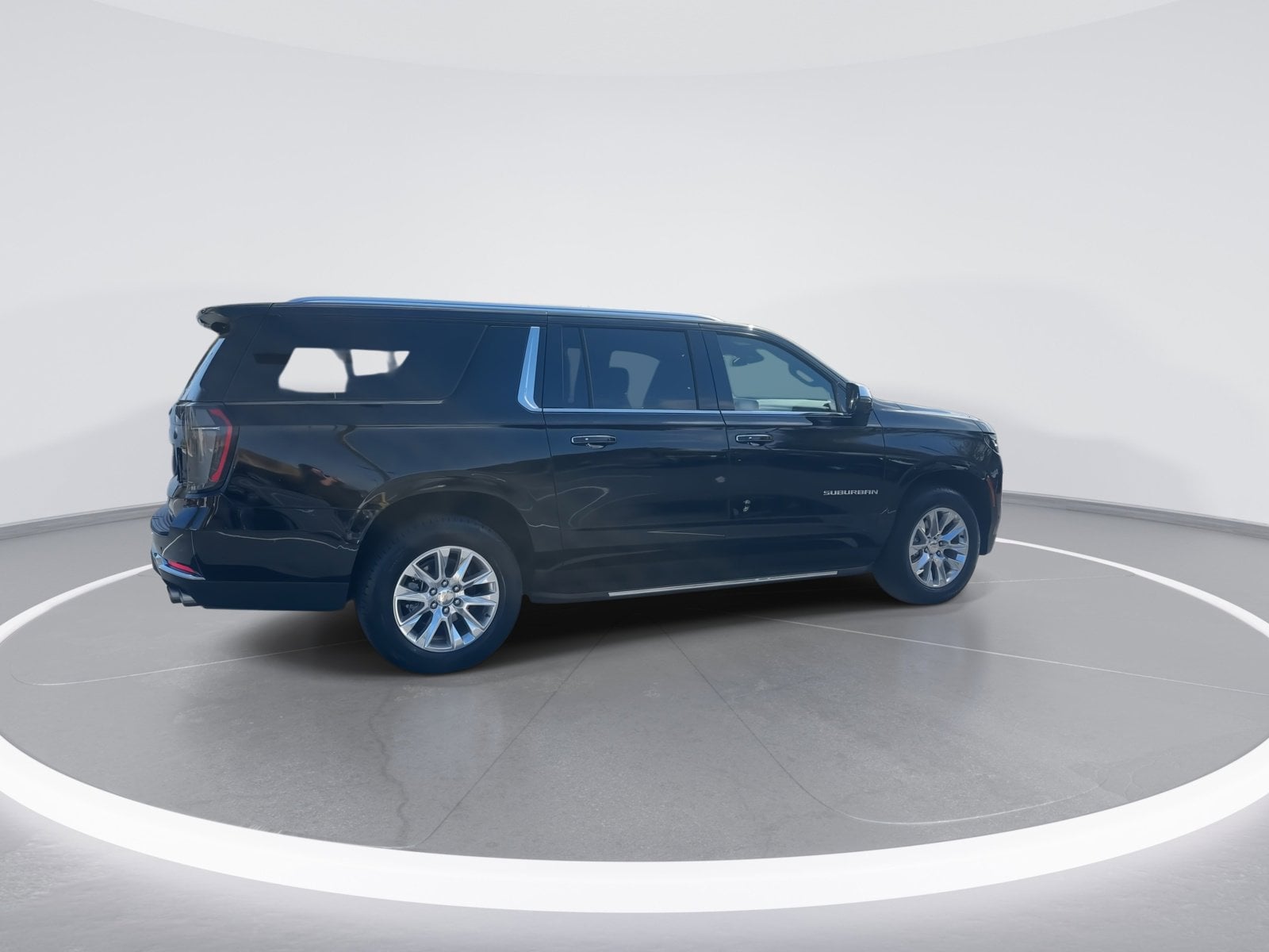 2025 Chevrolet Suburban Premier photo 3