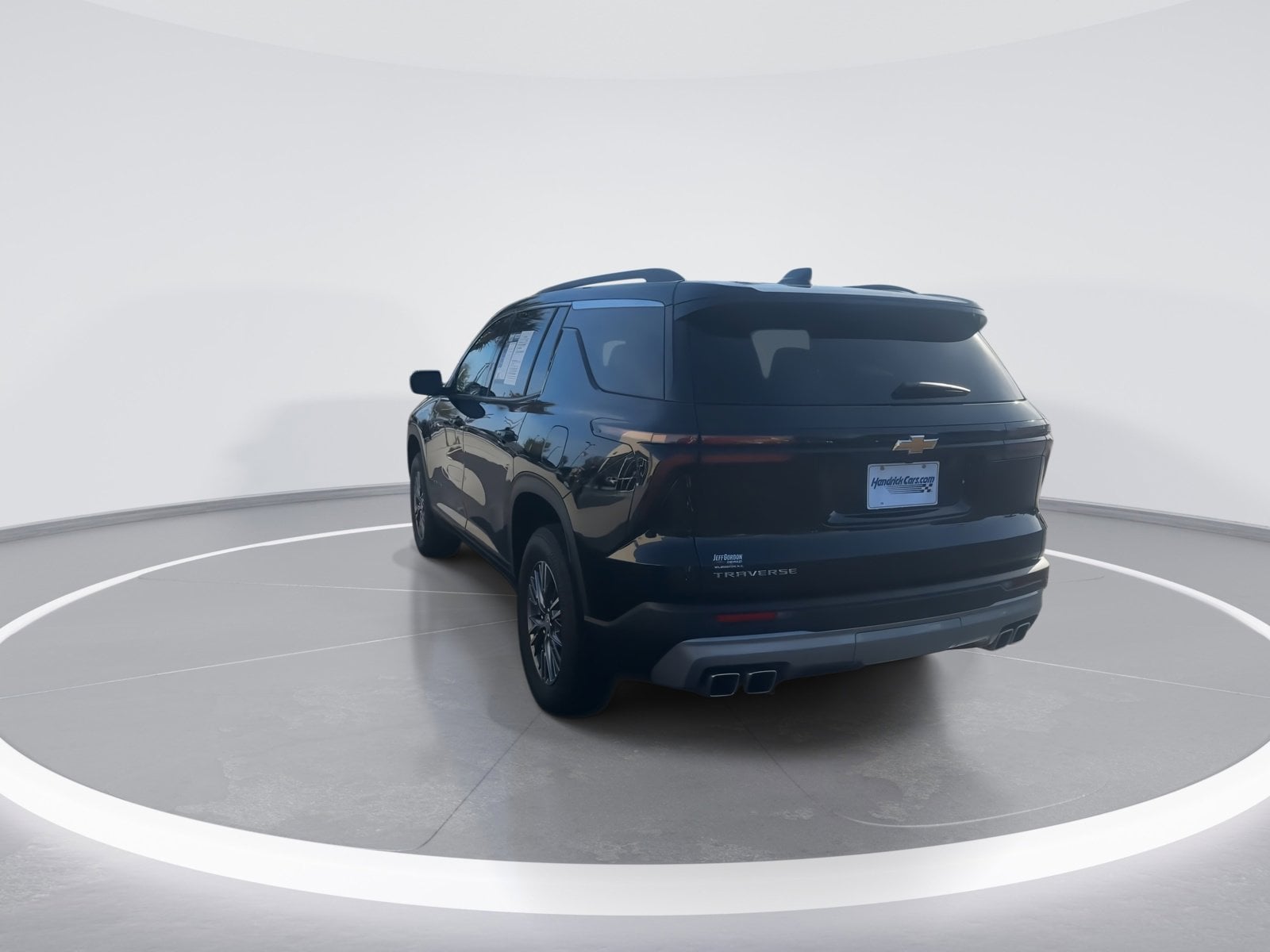 2025 Chevrolet Traverse FWD LT photo 6