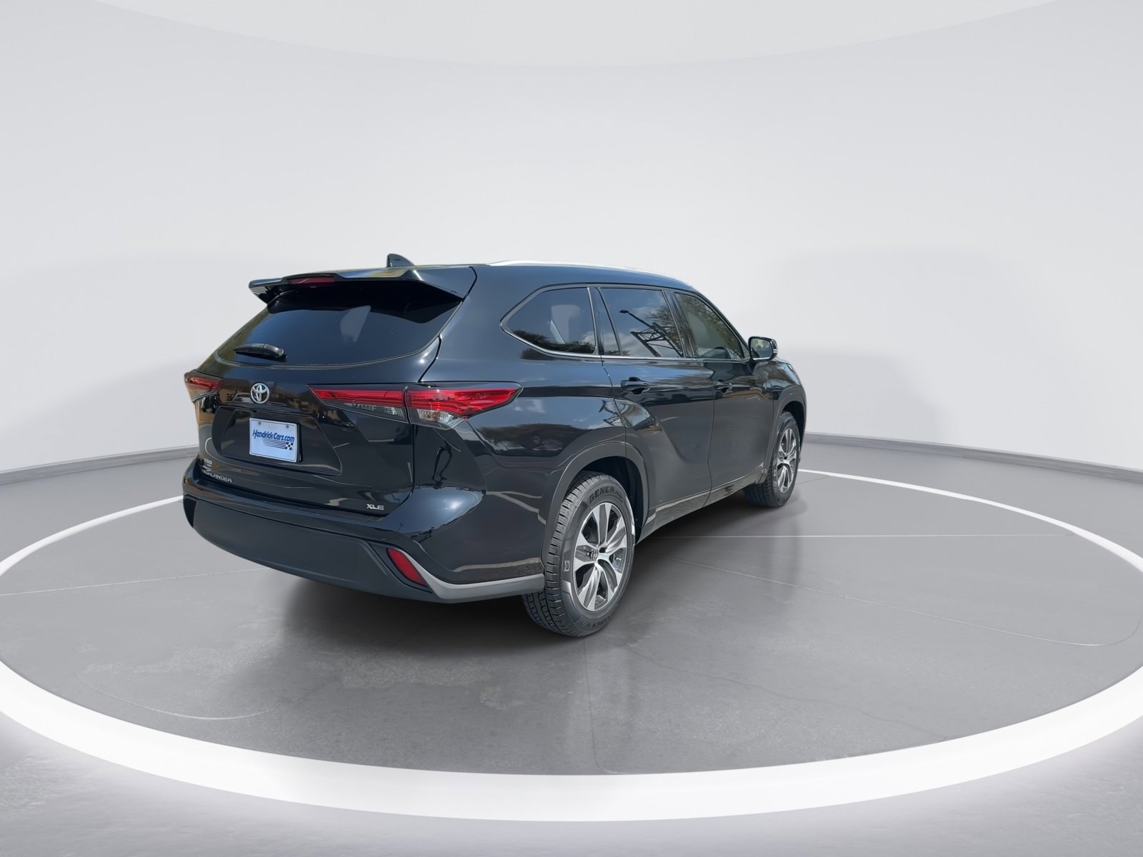 2022 Toyota Highlander XLE photo 3