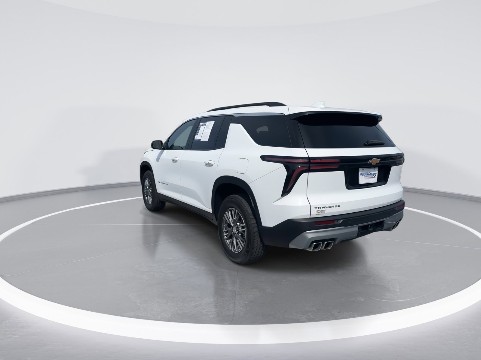 2025 Chevrolet Traverse FWD LT photo 5