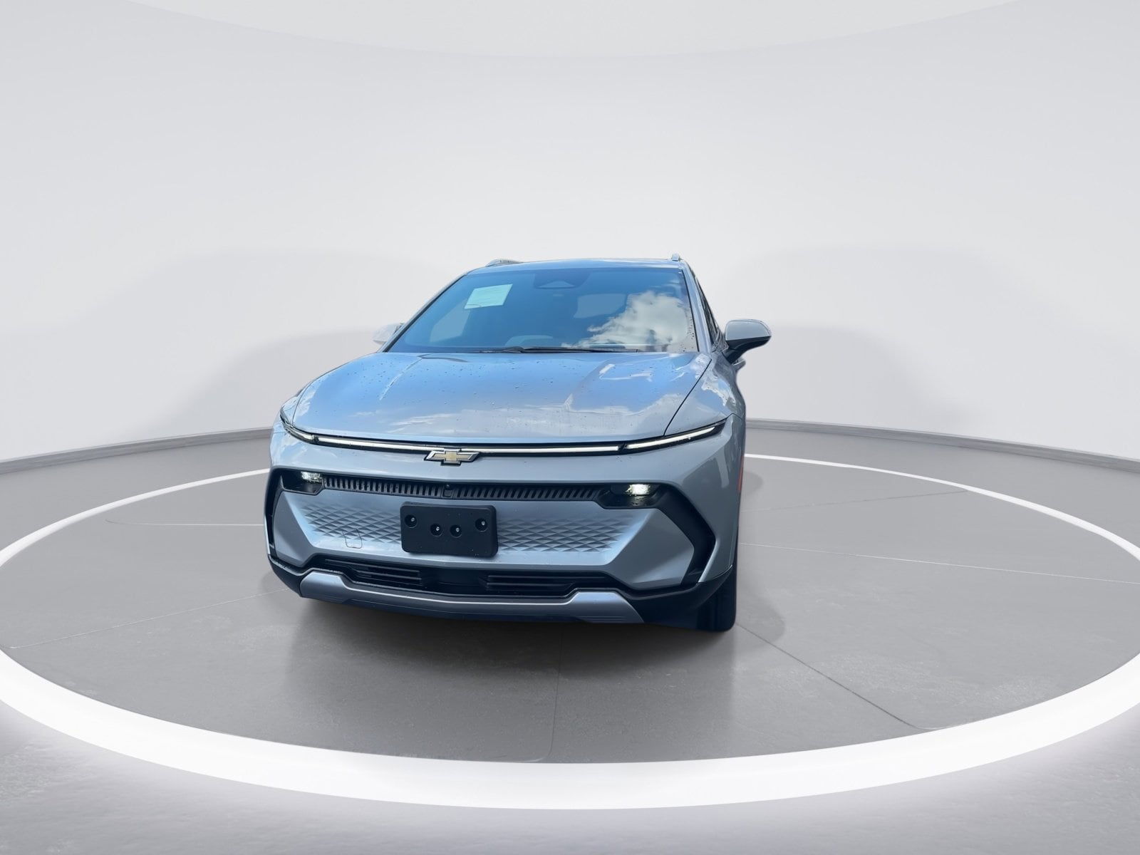 2025 Chevrolet Equinox EV LT photo 2