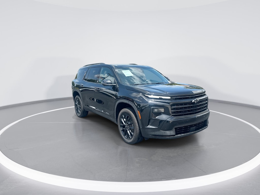 Used 2024 Chevrolet Traverse LT SUV