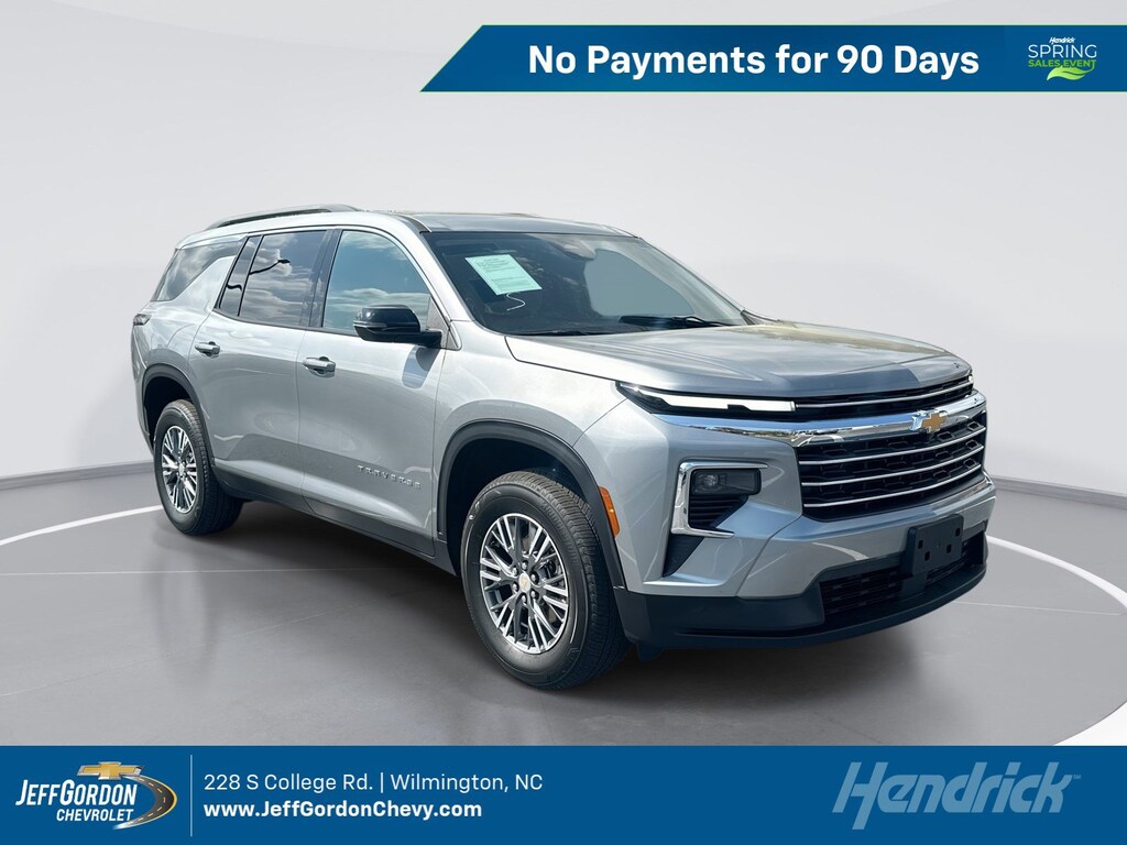 Used 2025 Chevrolet Traverse LT SUV