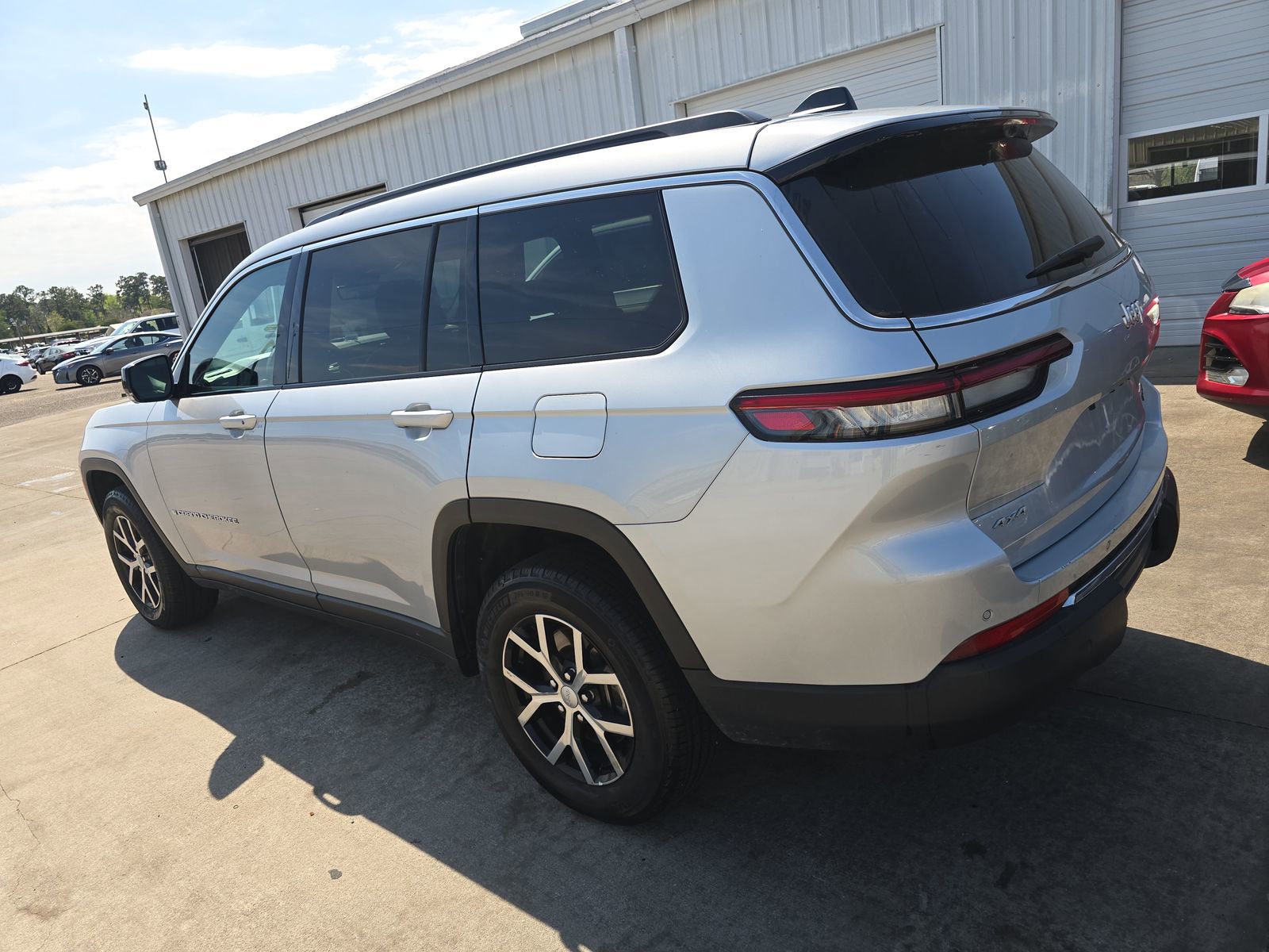 2024 Jeep Grand Cherokee L Limited photo 6