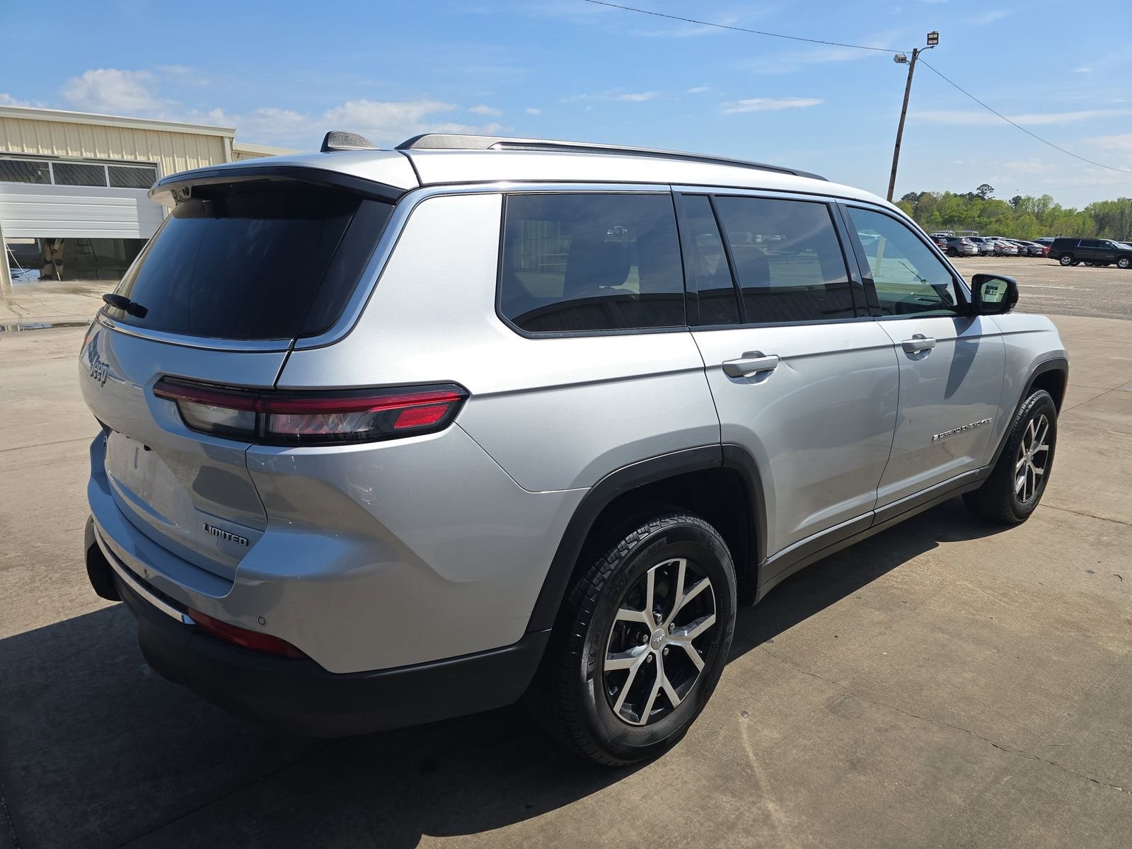2024 Jeep Grand Cherokee L Limited photo 4