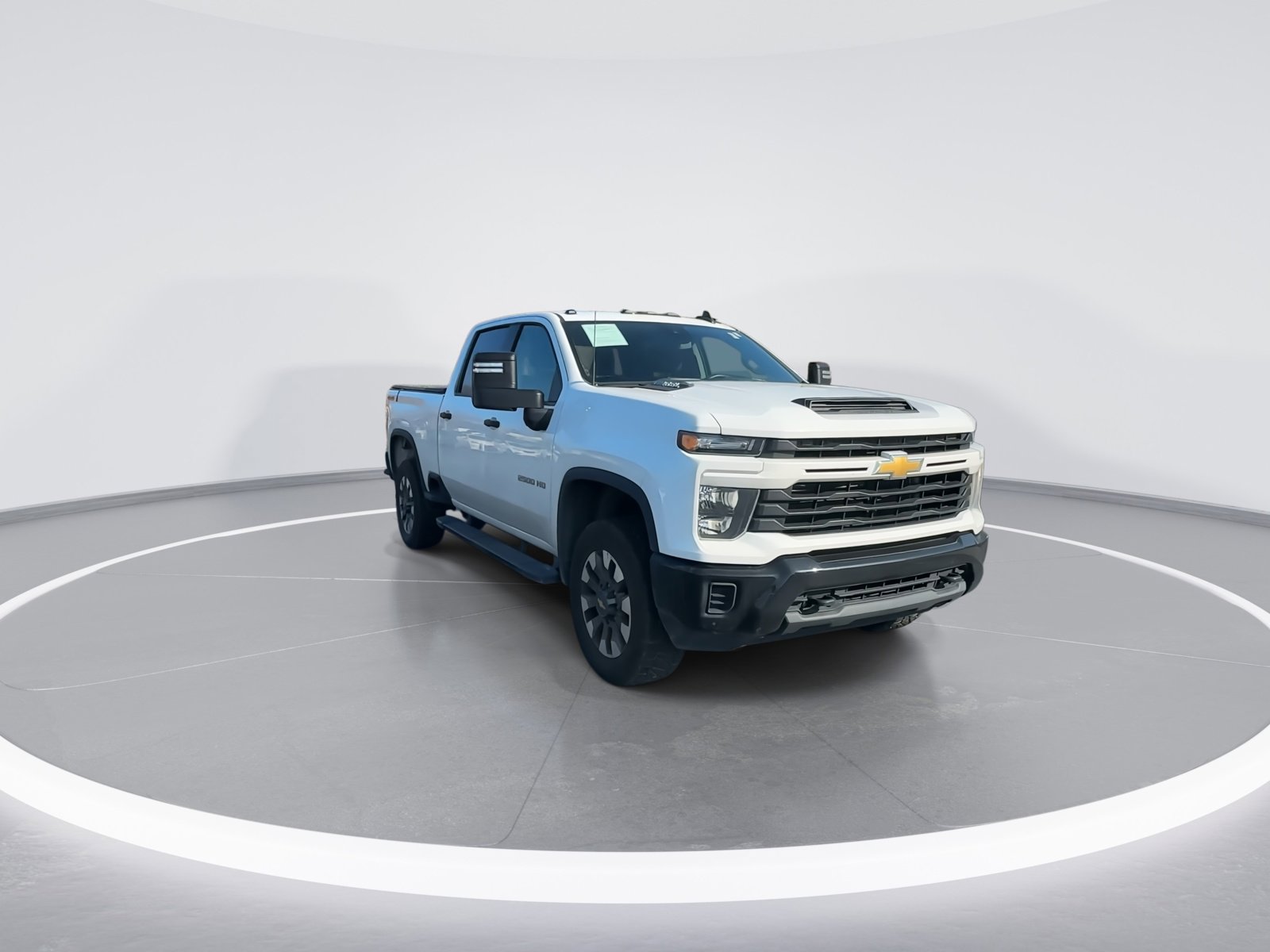 2024 Chevrolet Silverado 2500HD Custom photo 2