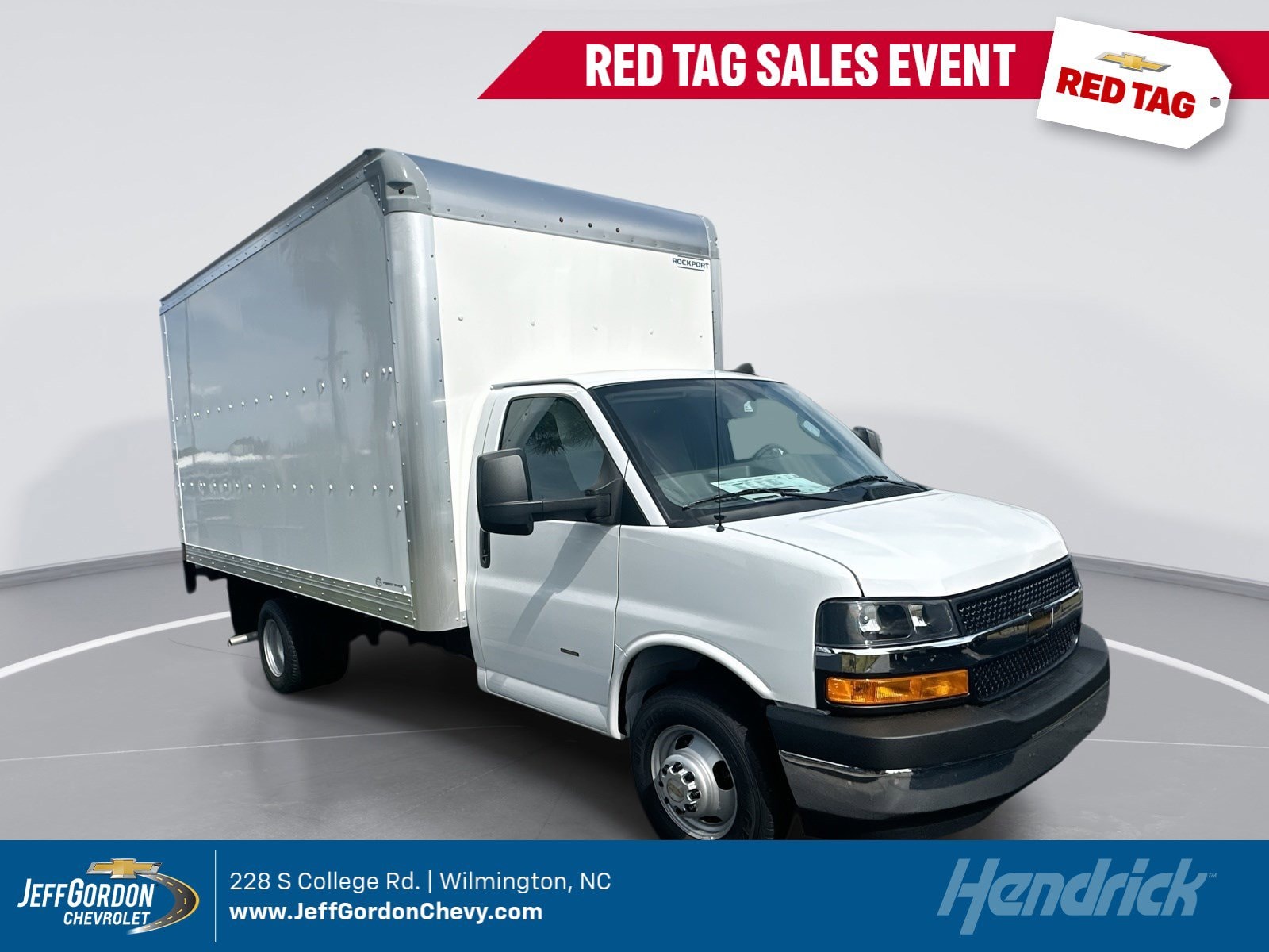 2025 Chevrolet Express Cutaway Base's photo
