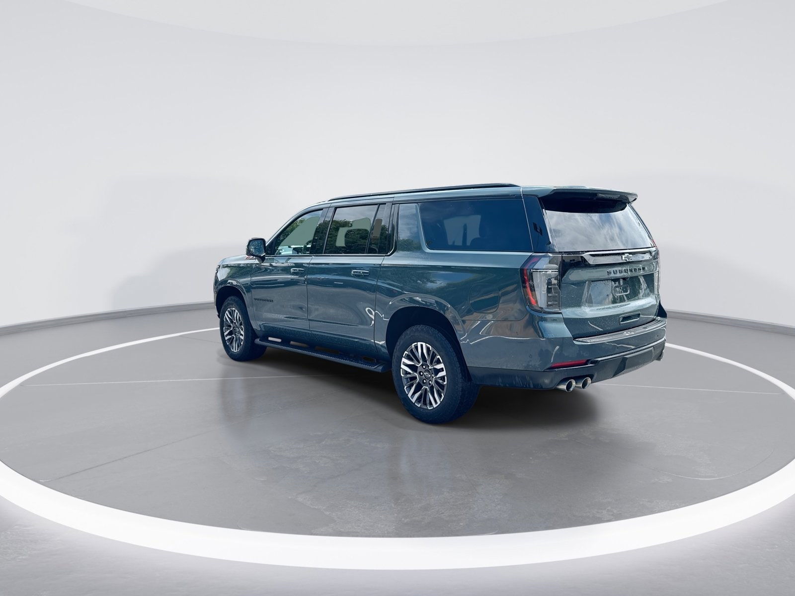 2025 Chevrolet Suburban Z71 photo 6