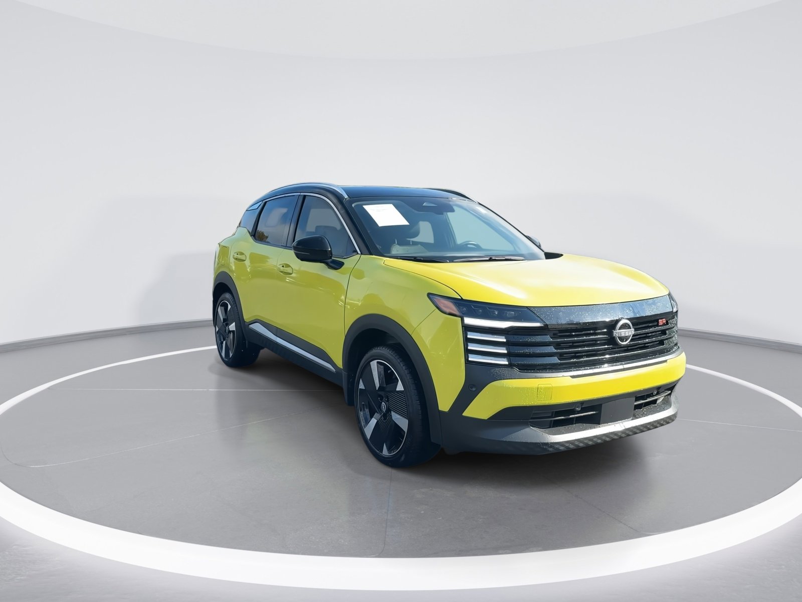 2025 Nissan Kicks SR photo 2