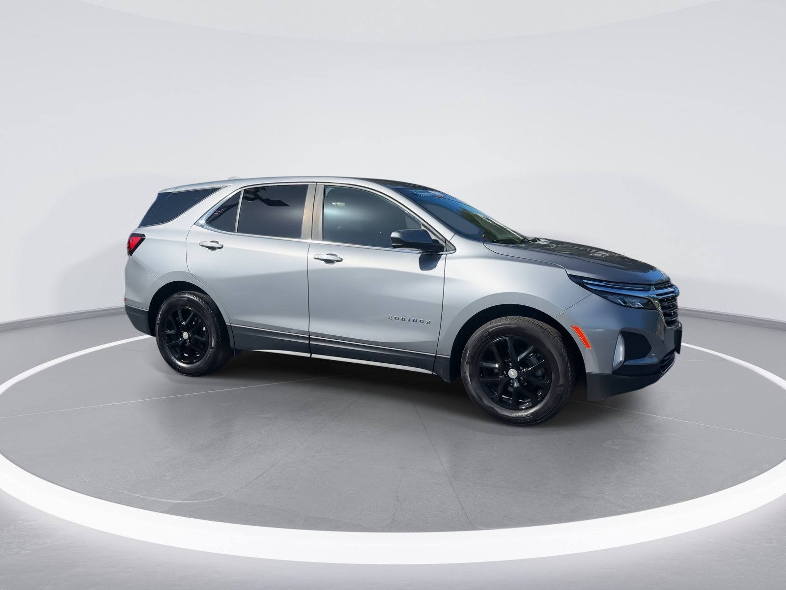 2023 Chevrolet Equinox LT photo 2