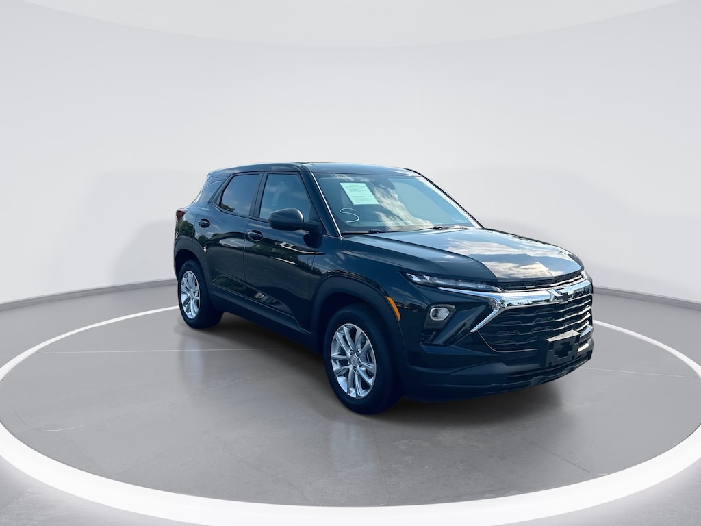 Used 2025 Chevrolet Trailblazer LS SUV