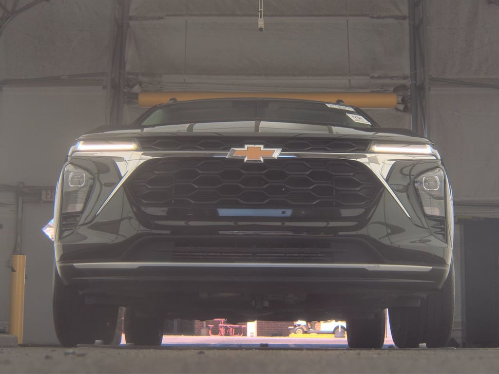 Used 2025 Chevrolet Trax LT SUV