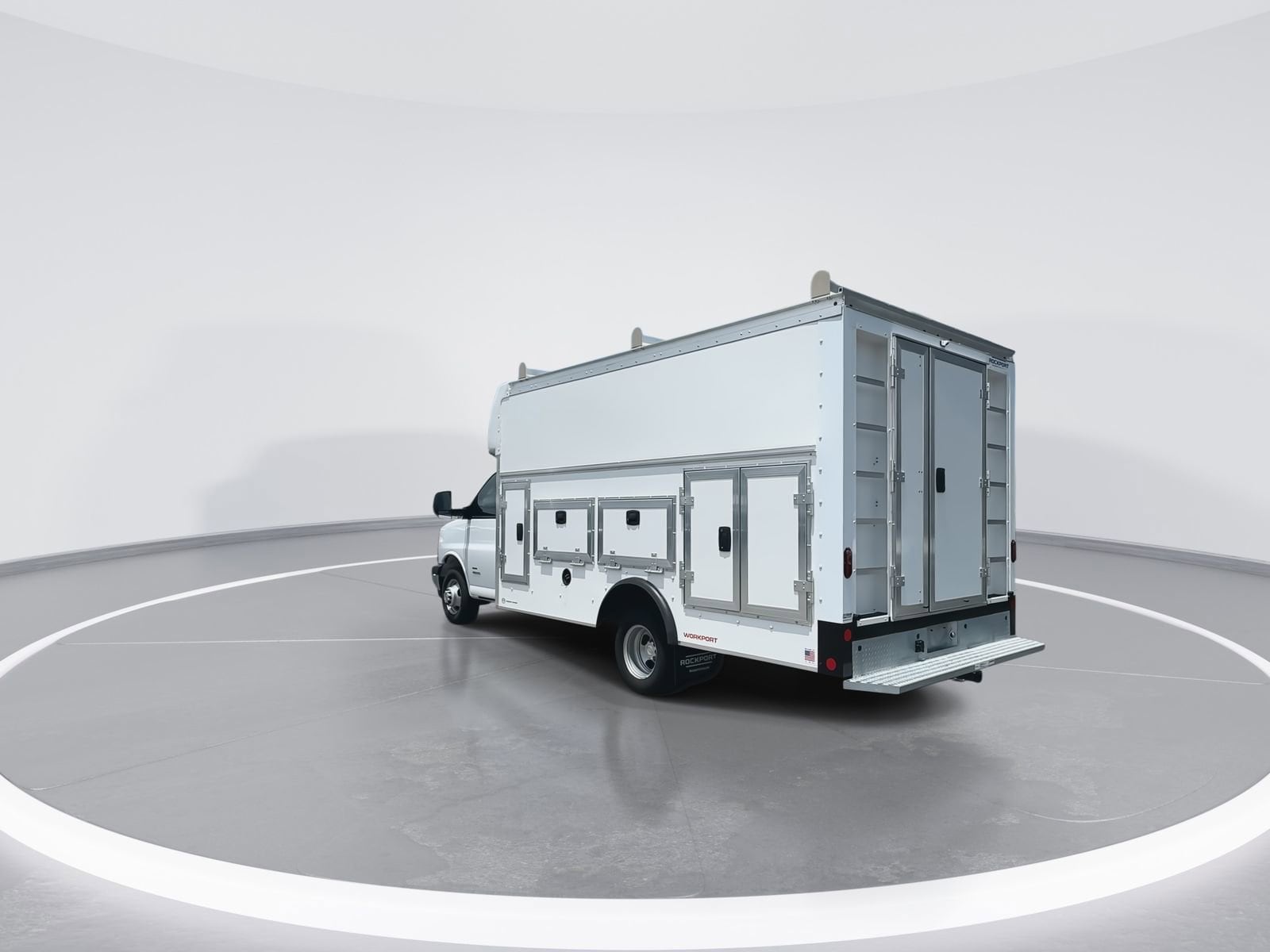 2024 Chevrolet Express Cutaway Base photo 5