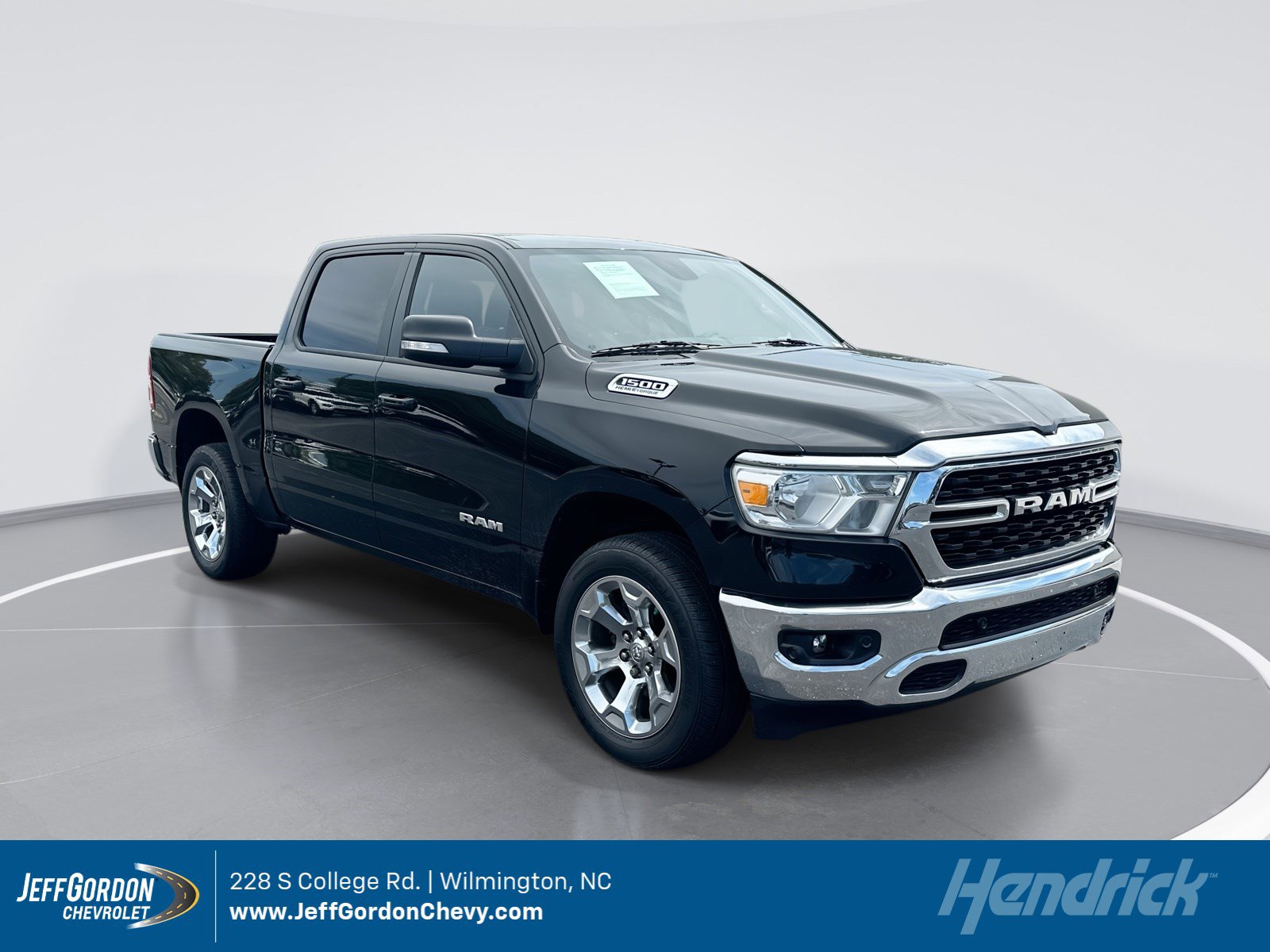 2022 RAM 1500 Big Horn/Lone Star 4x4 Crew Cab 5'7's photo