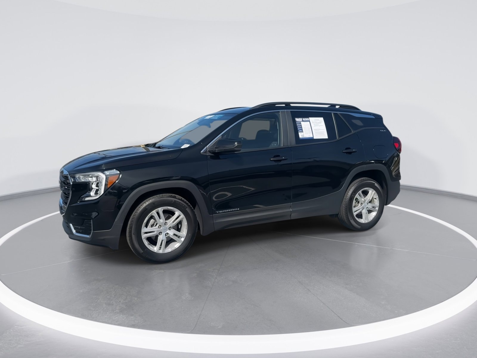 2024 GMC Terrain SLE photo 4