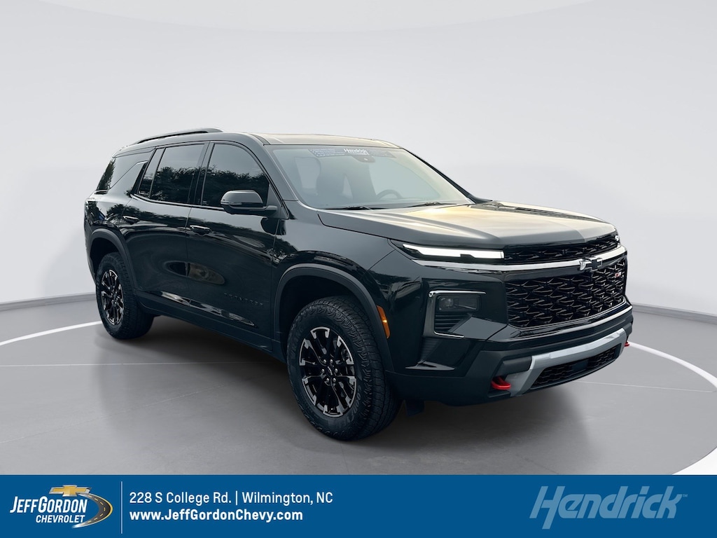 Used 2025 Chevrolet Traverse Z71 SUV