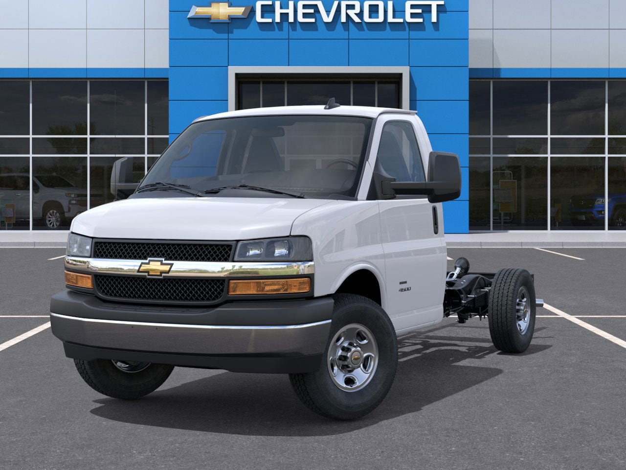 2025 Chevrolet Express Cutaway Base photo 32