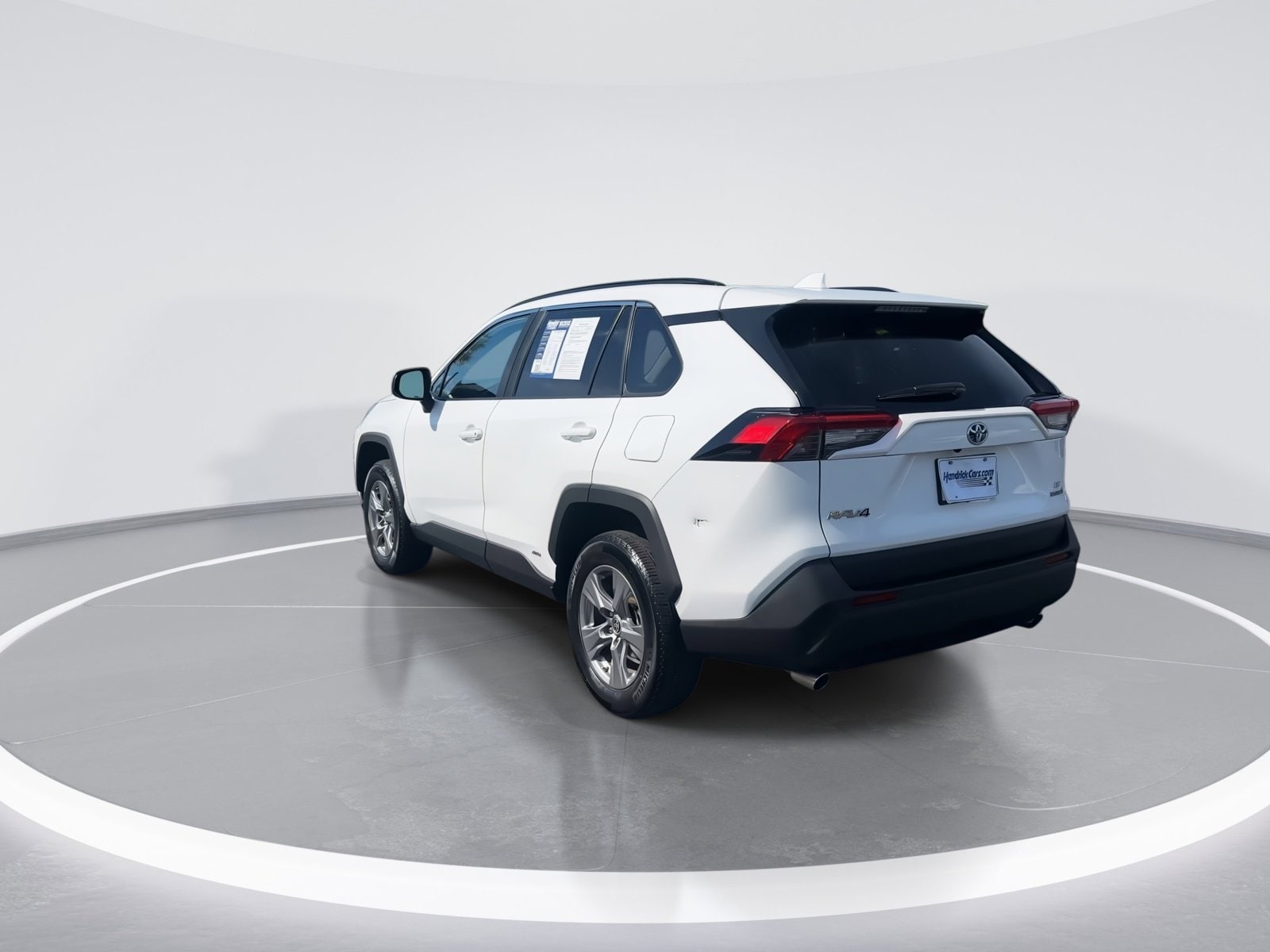 2022 Toyota RAV4 Hybrid LE photo 5