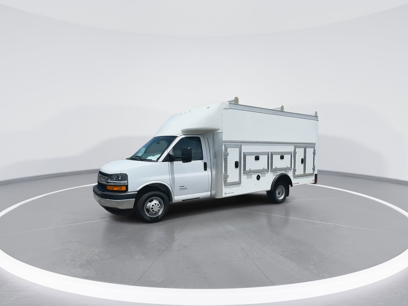 2024 Chevrolet Express Cutaway Base photo 2