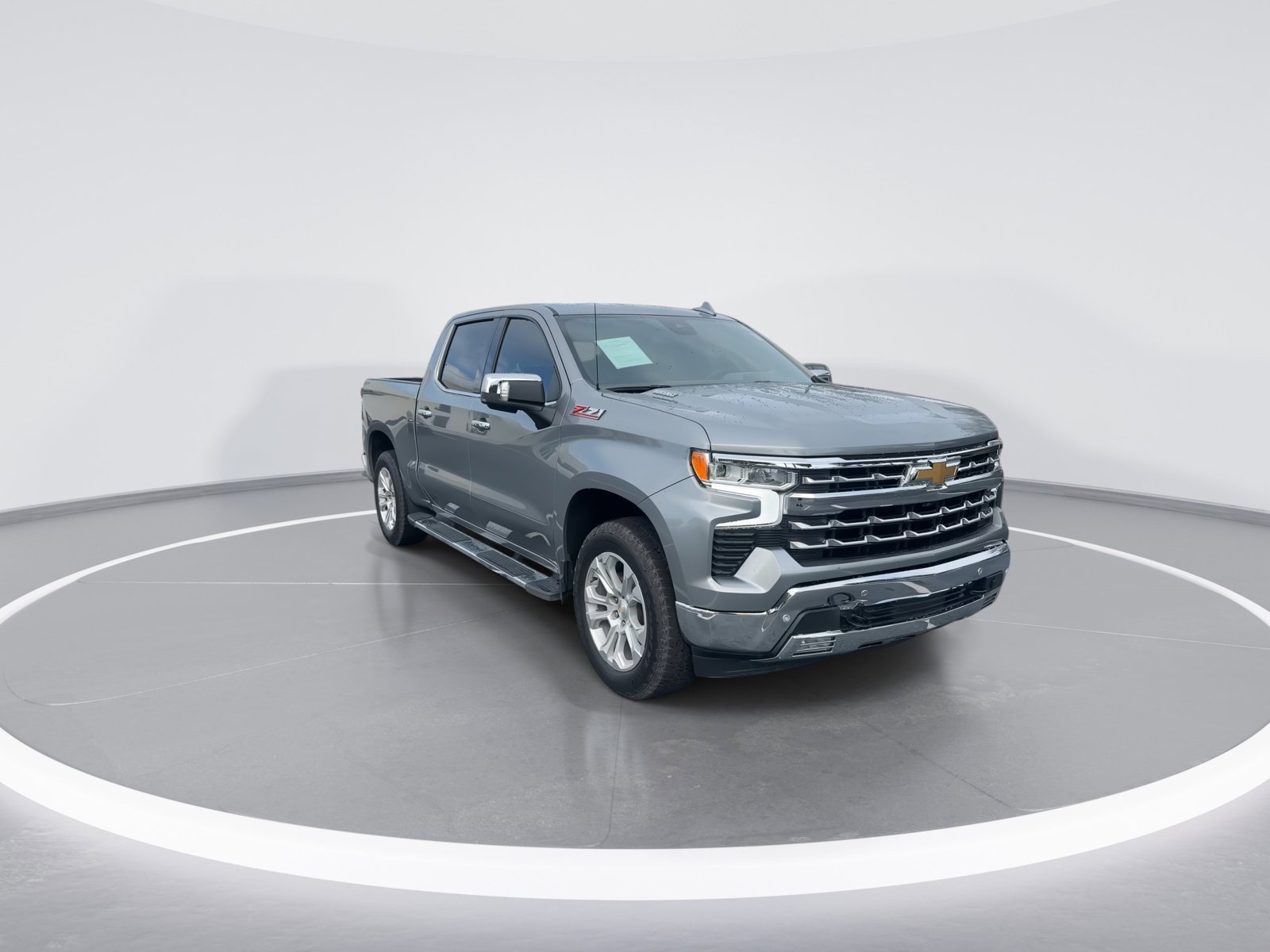 2023 Chevrolet Silverado 1500 LTZ photo 2