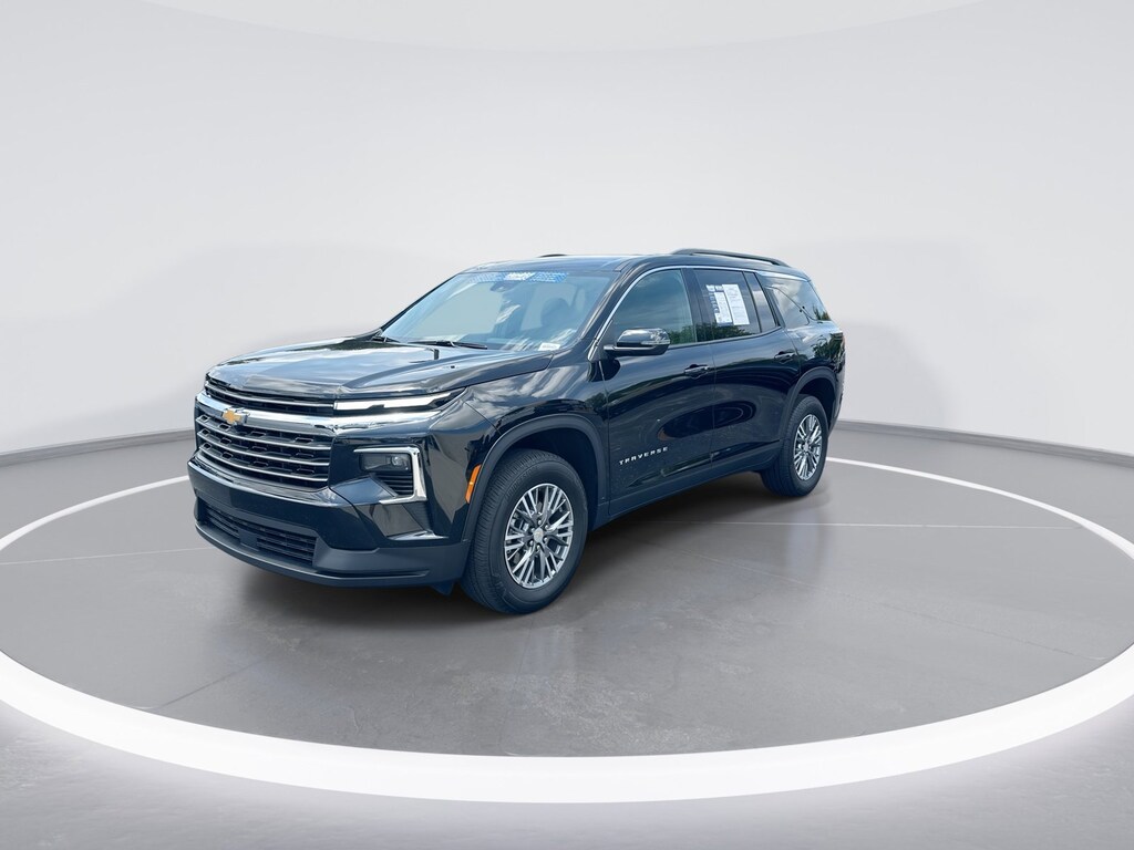 Used 2025 Chevrolet Traverse LT SUV