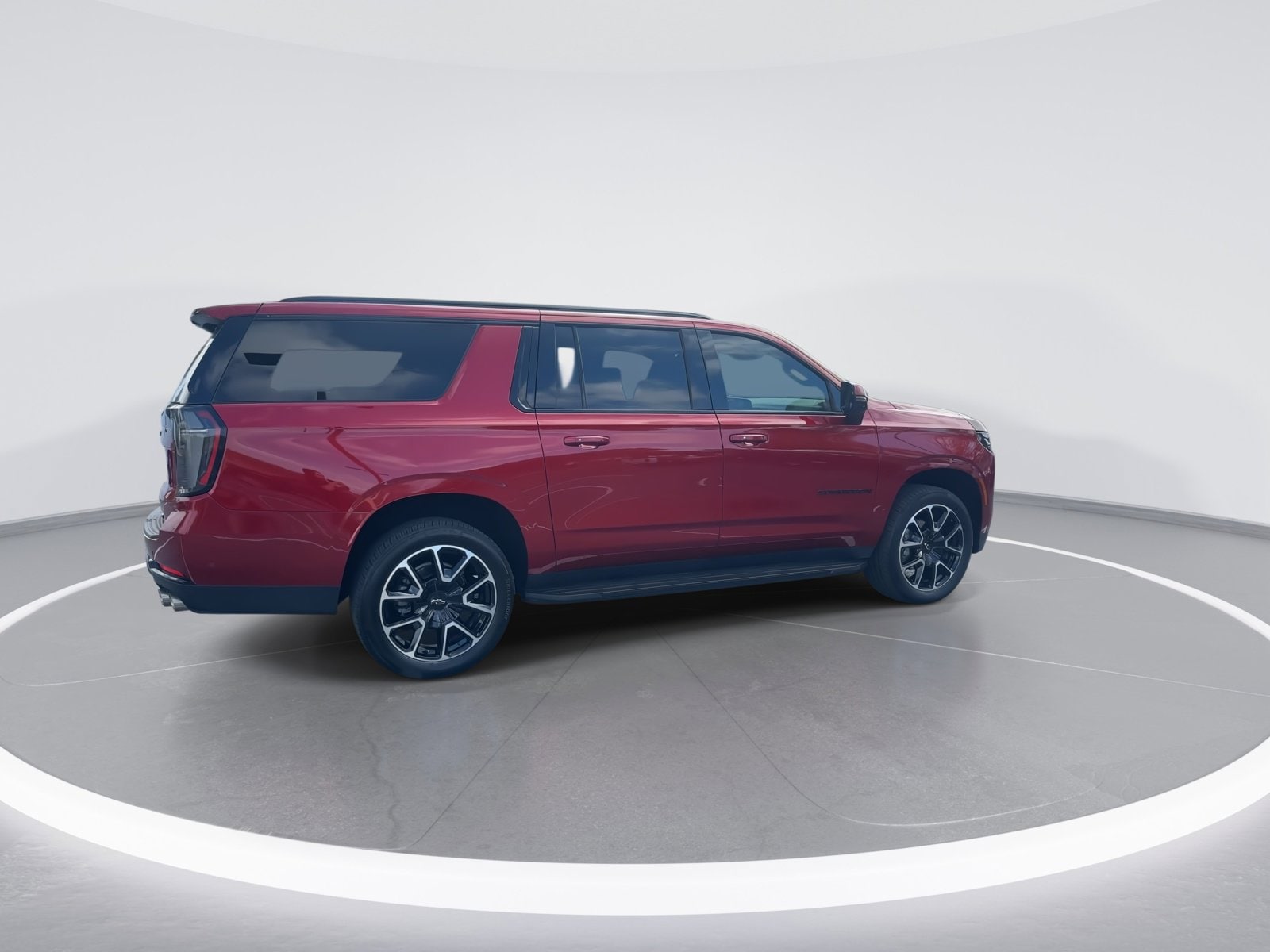 2025 Chevrolet Suburban RST photo 3