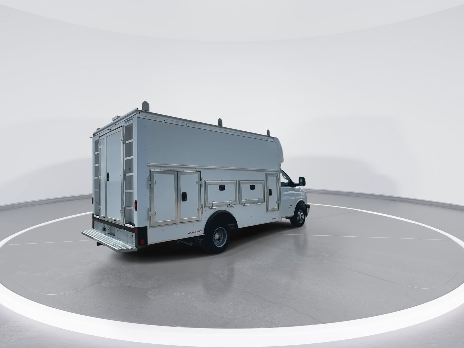 2024 Chevrolet Express Cutaway Base photo 7