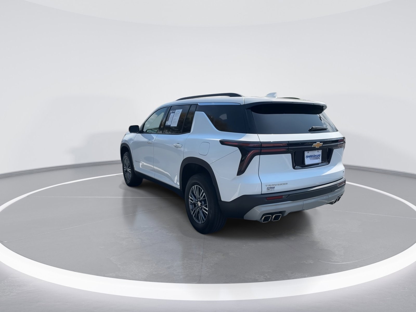 2024 Chevrolet Traverse FWD LT photo 5