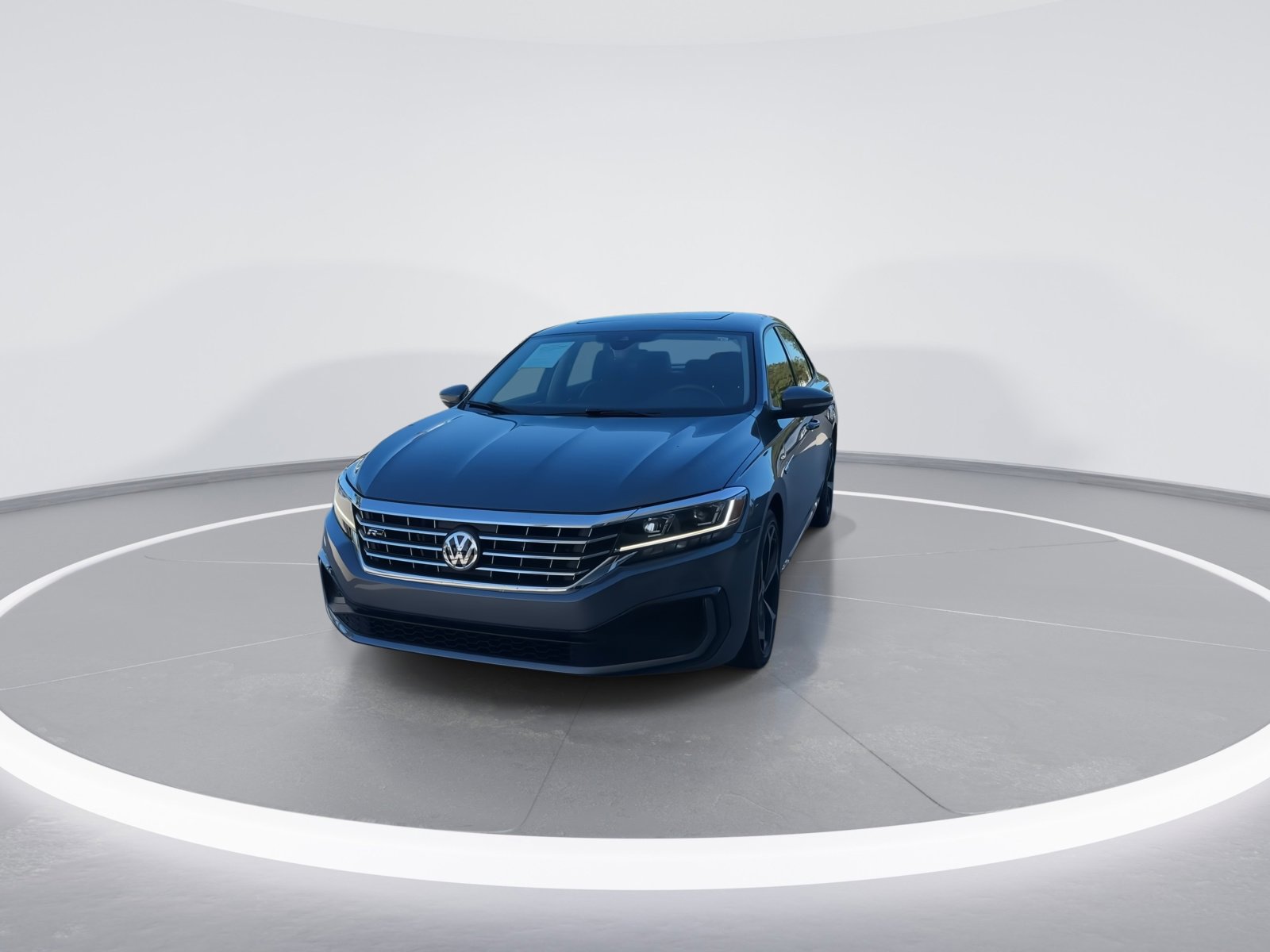 2020 Volkswagen Passat 2.0T R-Line photo 2