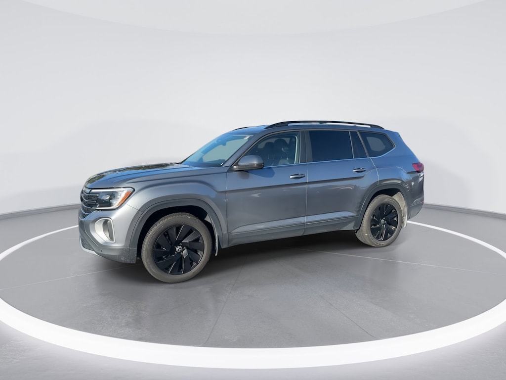 Used 2024 Volkswagen Atlas 2.0T SE w/Technology SUV
