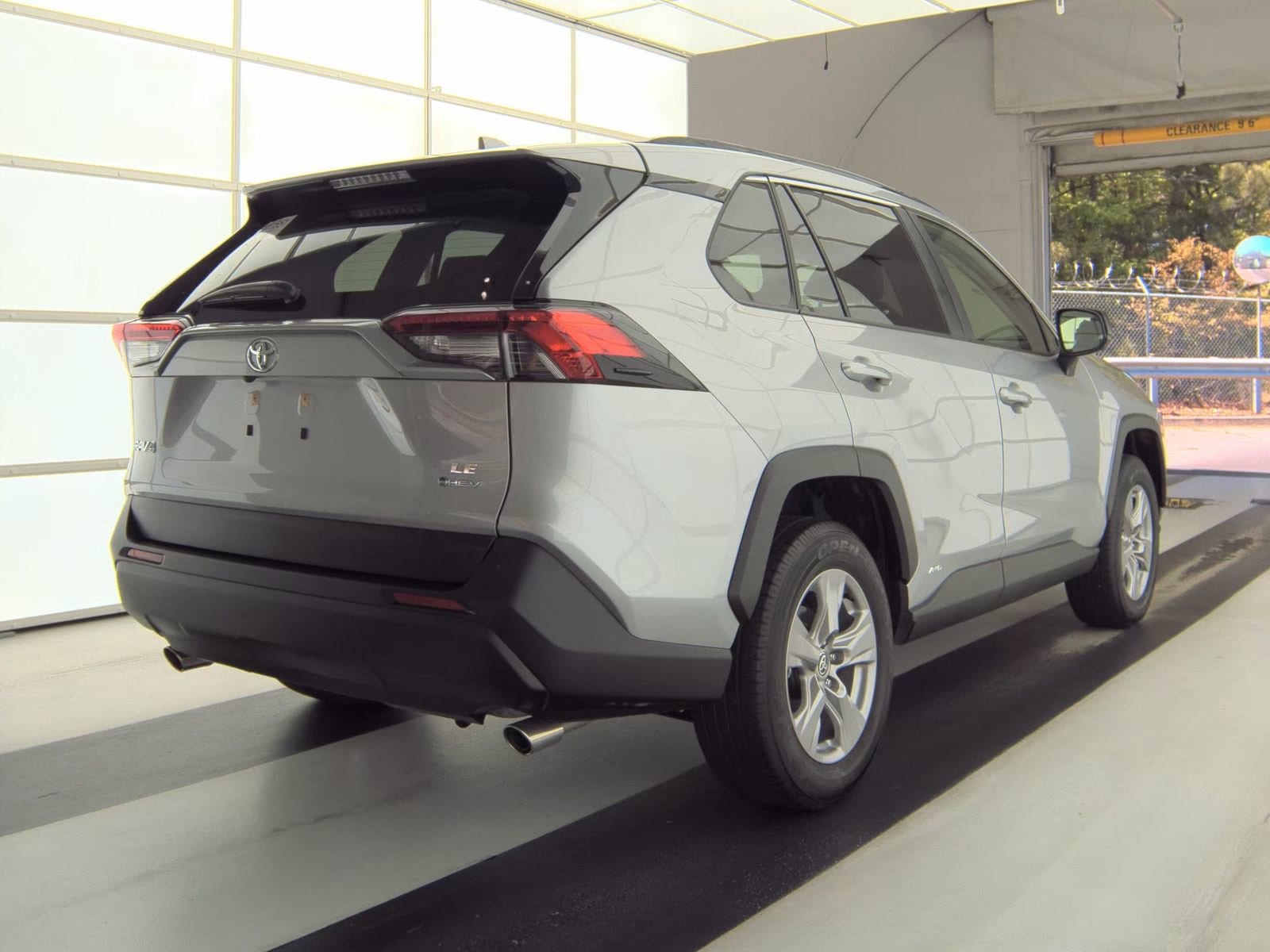 2025 Toyota RAV4 Hybrid LE photo 5