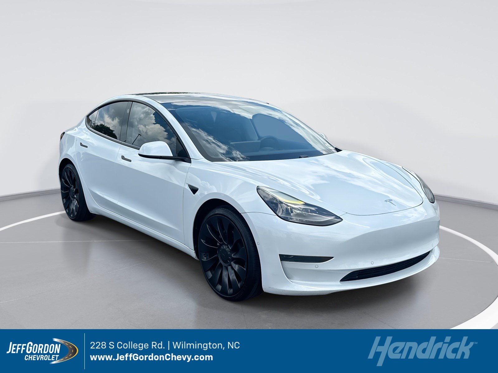 2021 Tesla Model 3 Standard Range Plus's photo