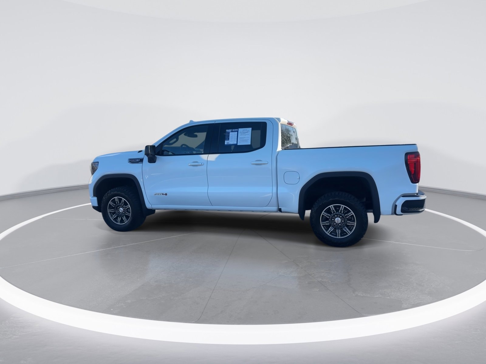 2025 GMC Sierra 1500 AT4 photo 4