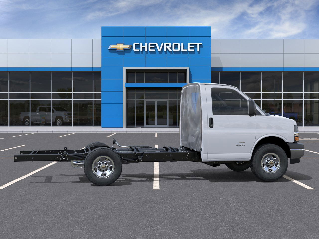 2025 Chevrolet Express Cutaway Base photo 31