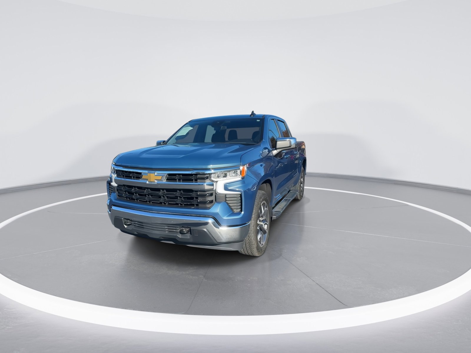 2024 Chevrolet Silverado 1500 LT photo 3