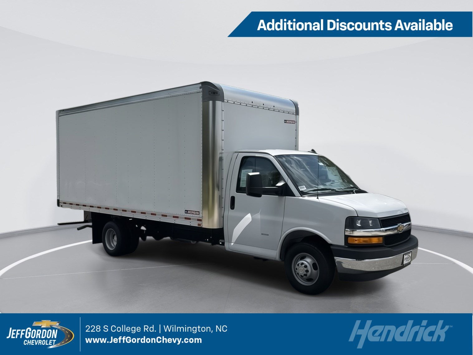 2024 Chevrolet Express Cutaway Base's photo