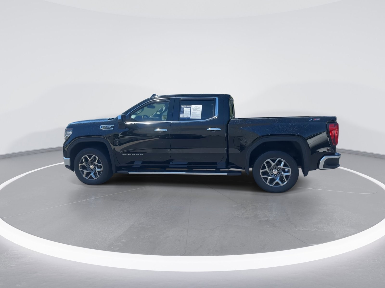 2022 GMC Sierra 1500 SLT photo 4